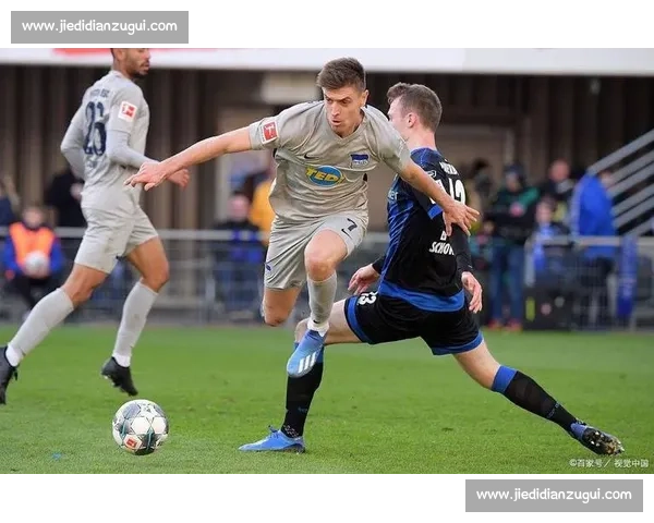 费耶诺德锁定青训瑰宝！林格宁续约至 2027 年，剑指荷甲未来中轴线